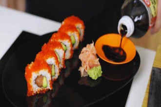 Cách Làm Sushi Trứng Cá Chuồn Ăn Là Mê